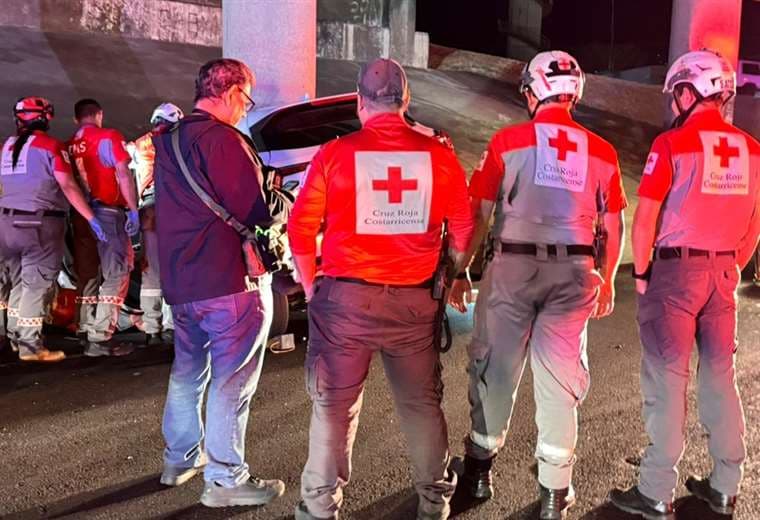 Conductor muere al estrellarse contra columna en cercanías del aeropuerto