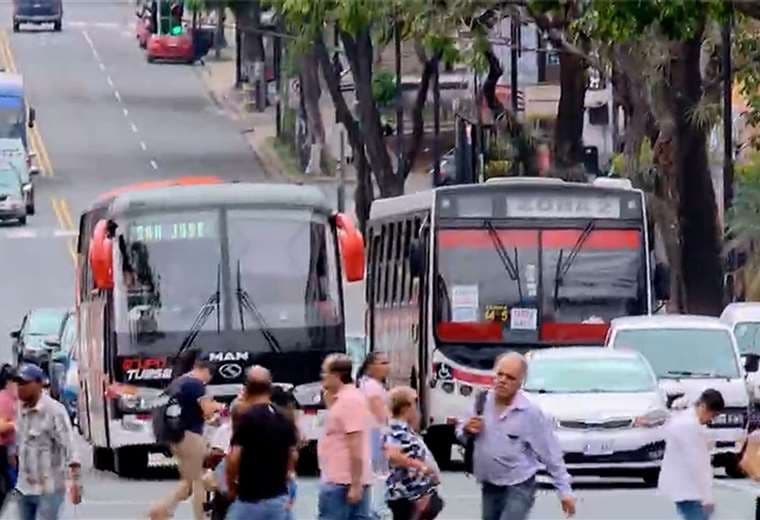 Crisis de choferes lleva a Costa Rica a buscar conductores en El Salvador