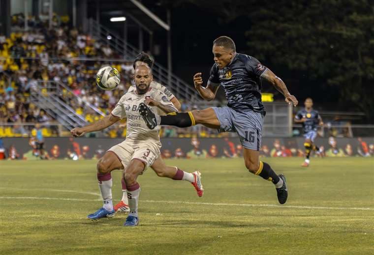 Saprissa y Liberia buscarán pase a la final del Torneo de Copa