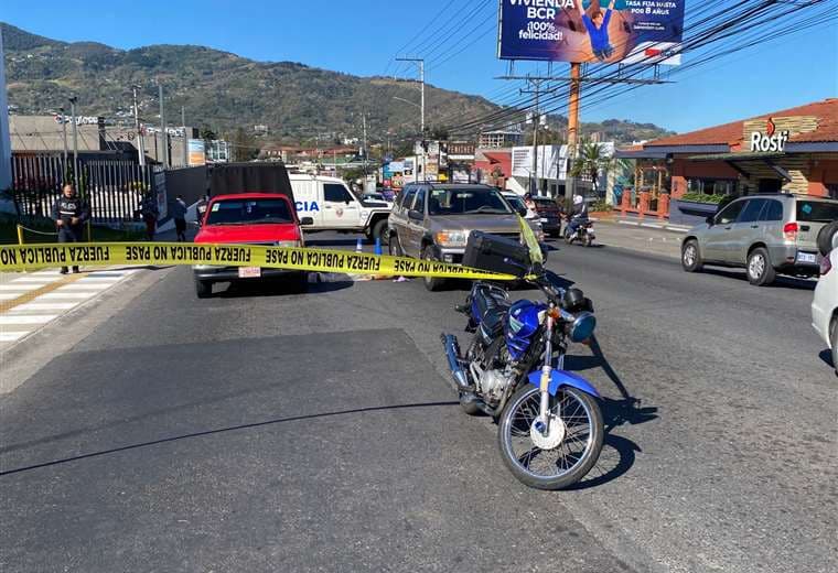 Riña entre motociclista y conductor termina en homicidio