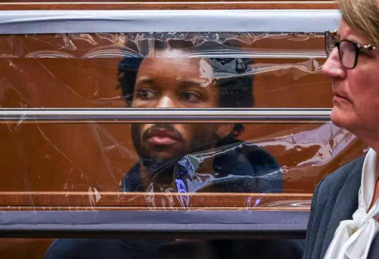 Rapero D4vd: Acusado formalmente de asesinato de una adolescente en EE. UU.