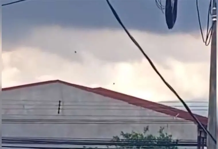 Video: Torbellino dejó daños y un herido en Fátima de Heredia