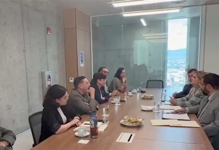 Laura Fernández logra acercamientos con Frente Amplio en varios proyectos urgentes