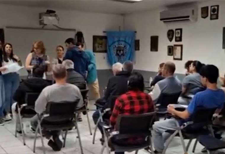 Colegio de Médicos pide reforzar controles sanitarios ante llegada de deportados