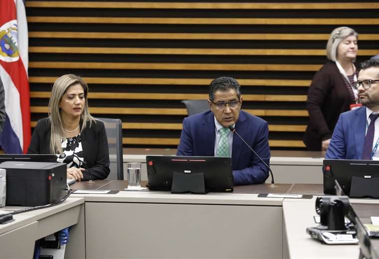 Oficialismo presidirá comisiones de Económicos, Hacendarios y Gobierno y Administración