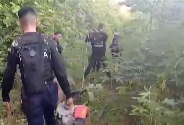 Capacitan a policías de Crucitas en materiales peligrosos tras explosión durante gira de Gobierno