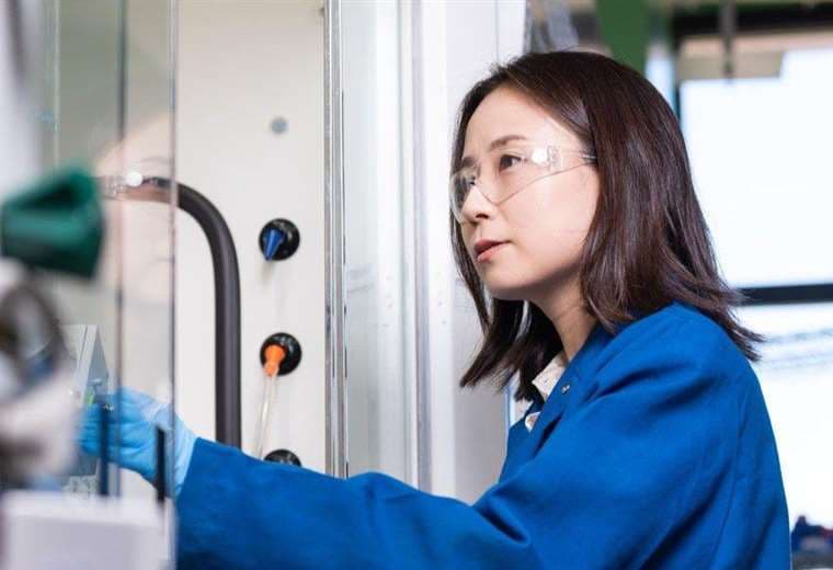 Quemadura de sol inspira a profesora de química a desarrollar nueva manera de almacenar energía
