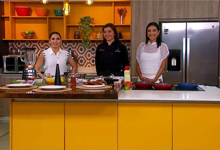 Prepare alitas saludables en freidora de aire con tres salsas caseras