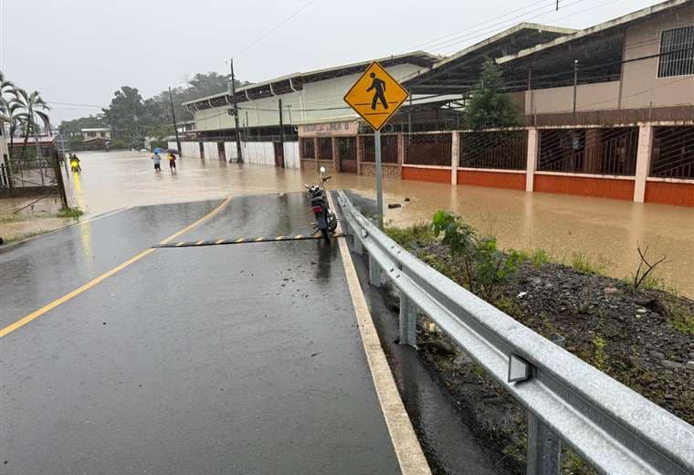 UCR pasa a modalidad virtual en varias sedes por emergencia provocada por lluvias