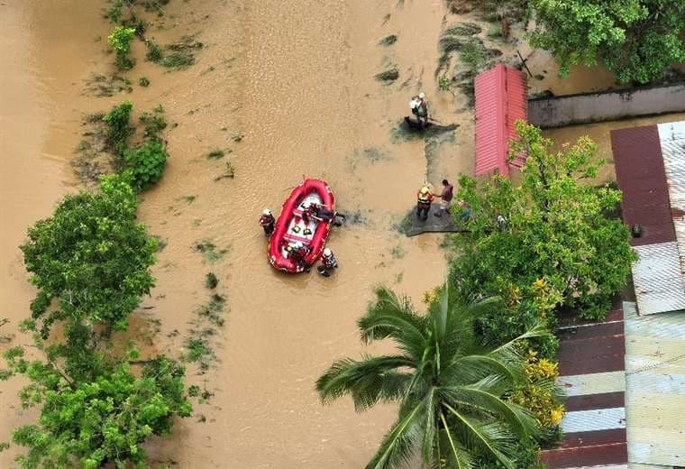 Inundaciones afectan al menos 130 viviendas y obligan a evacuar a decenas de personas en Zona Norte