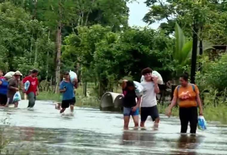 Vecinos de frontera norte sobreviven entre inundaciones, aislamiento y falta de agua potable