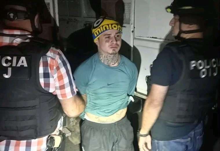 Mató a su padre a los 16 años y venía saliendo de prisión: el pasado del sujeto que se atrincheró en Cartago