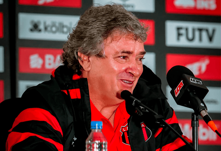 Óscar Ramírez llega a un Alajuelense con temas por mejorar, pero lejos del abismo
