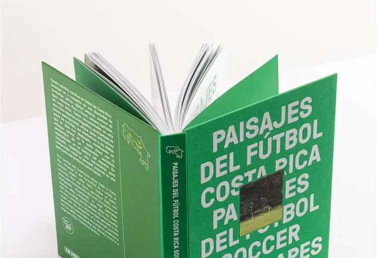 'Paisajes del fútbol': El libro que retrata la pasión por este deporte en 121 canchas de Costa Rica