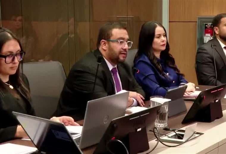 Viceministro de Presidencia defiende creación de nueve plazas de asesores